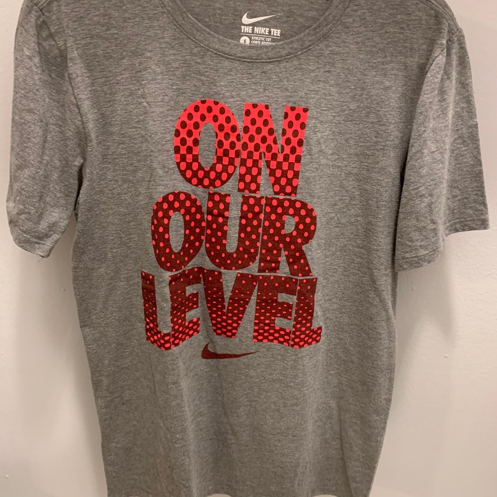 Nike Short Sleeve Crew Neck T-Shirt -Size S (EUC)